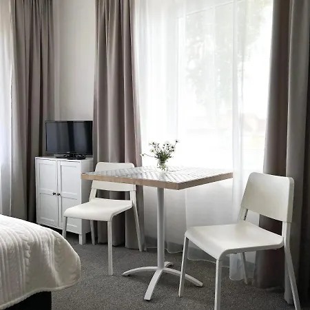 Bialy - Strefa Ciszy, Children Free