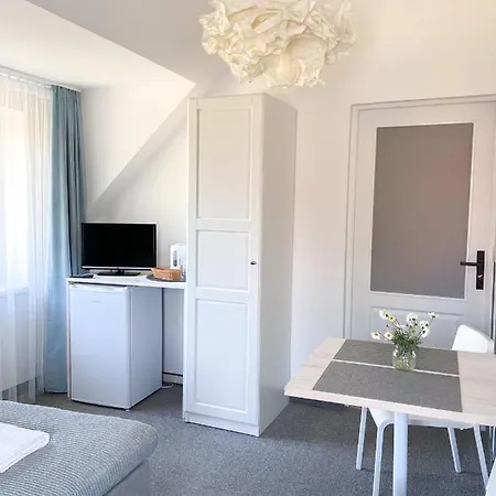 Bialy - Strefa Ciszy, Children Free