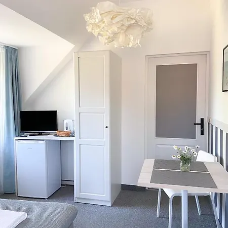 Bialy - Strefa Ciszy, Children Free