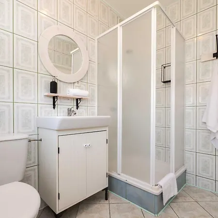 Bialy - Strefa Ciszy, Children Free