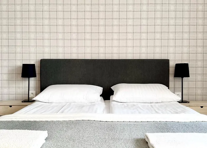 Bialy - Strefa Ciszy, Children Free